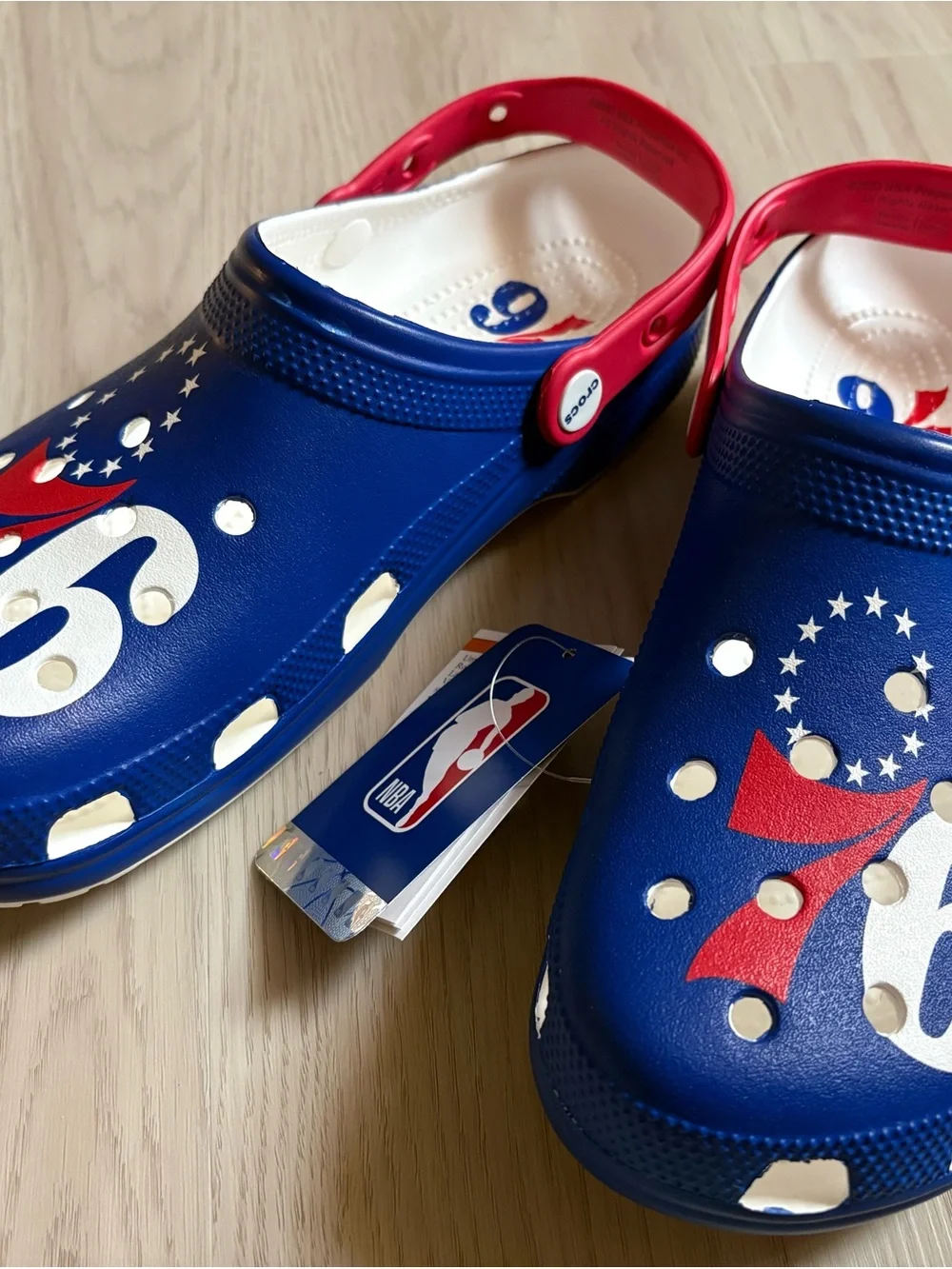 Crocs Classic Clogs NBA Philadelphia 76ers Blue Red Mens Size 10 Womens 12 NWT